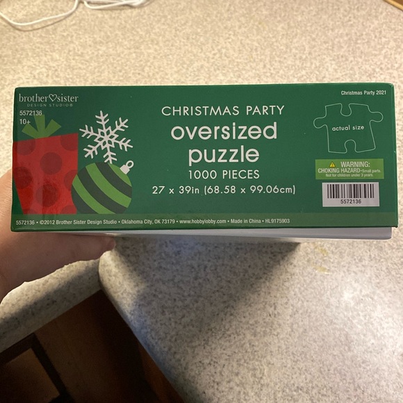 1000 Piece Winter Scenery Puzzle. Oversized puzzle measuring 27x39. - Picture 2 of 3